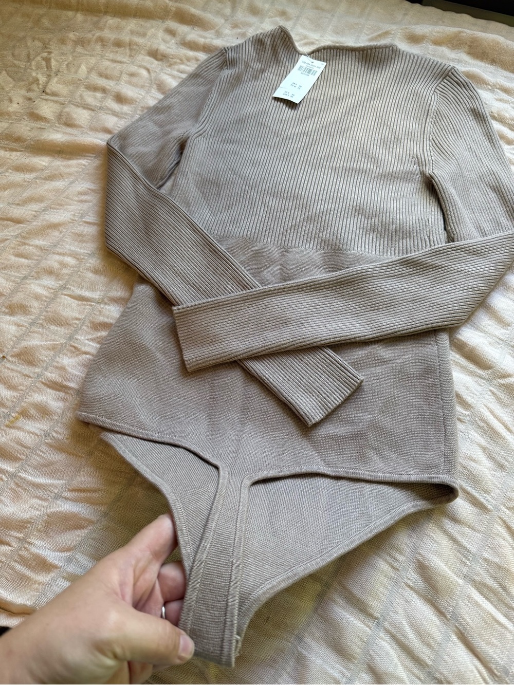 Abercrombie & Fitch Ribbed V-Neck Long Sleeve Top in Taupe - Picture 6 of 6